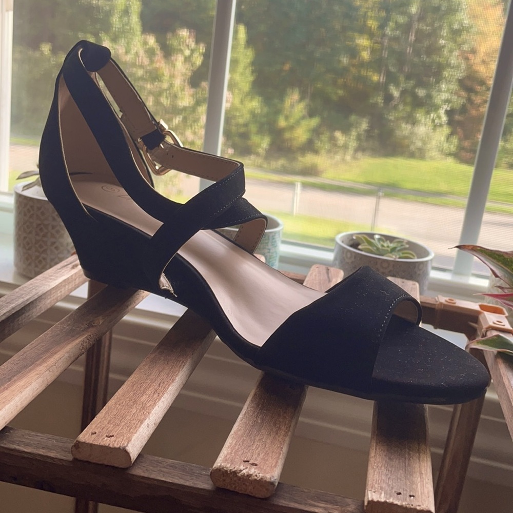 Black heeled sandals